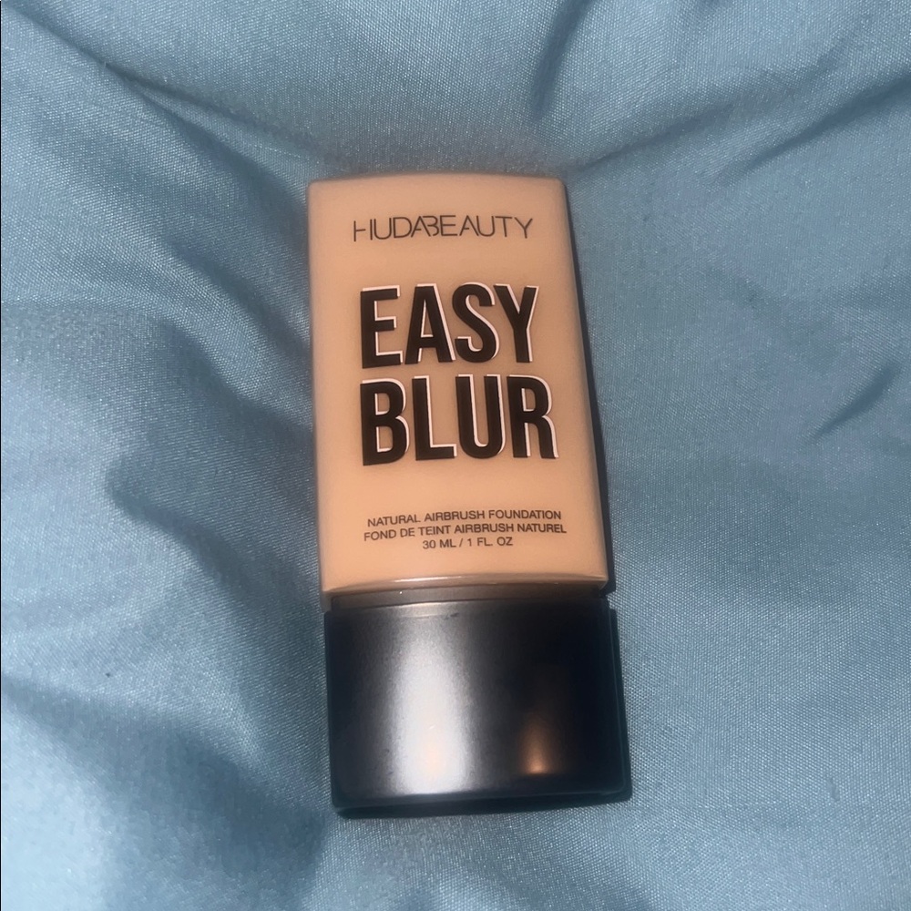 HUDA BEAUTY Easy Blur Foundation in Black and Cream